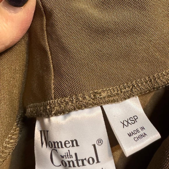 Women with Control Tan High-Waist Cargo Leggings Size XXSP New - Picture 4 of 4